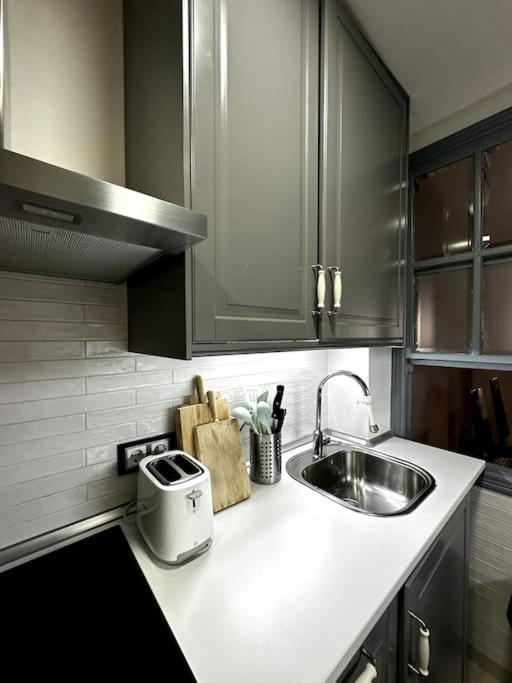 Апартаменти Apartamento Con Parking En Centro De Madrid-Chamberi Екстер'єр фото